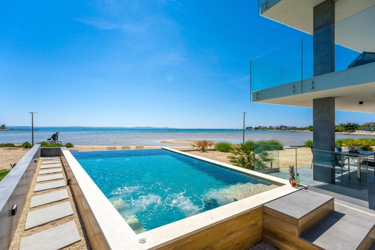 Jimmys Beach Privlaka - Direkt Am Meer, Tollem Blick Und Beheiztem Pool Exteriör bild