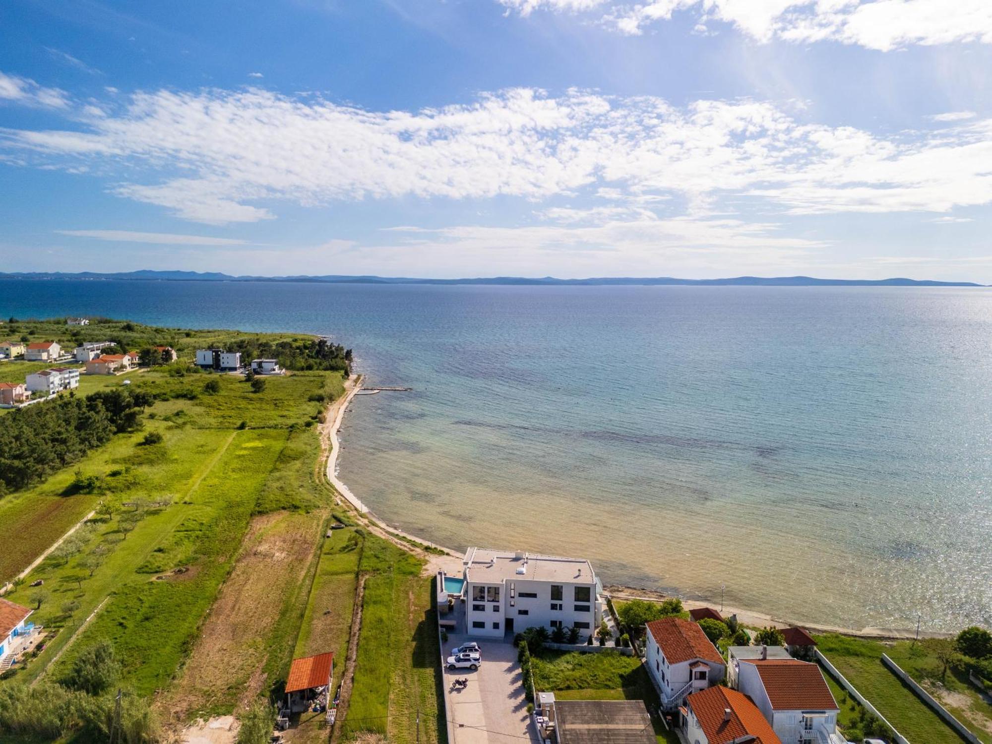 Jimmys Beach Privlaka - Direkt Am Meer, Tollem Blick Und Beheiztem Pool Exteriör bild