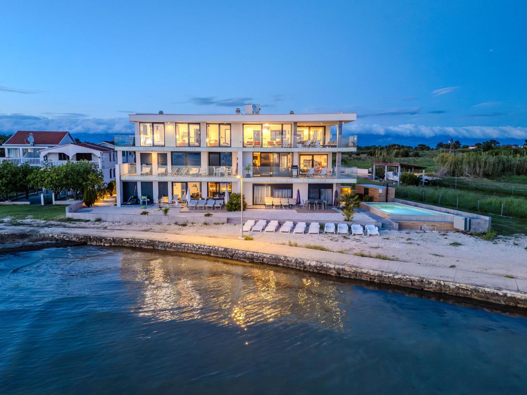 Jimmys Beach Privlaka - Direkt Am Meer, Tollem Blick Und Beheiztem Pool Exteriör bild